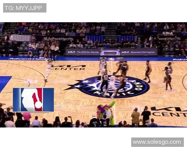 独行侠与雷霆激战正酣谁能在NBA赛场上笑到最后